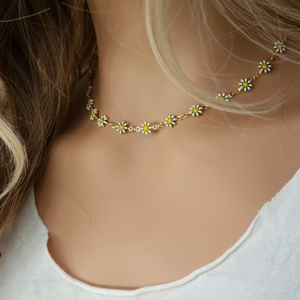 FP Designer Floral Gold Daisy 14K Gold plated Chain Inique Necklace